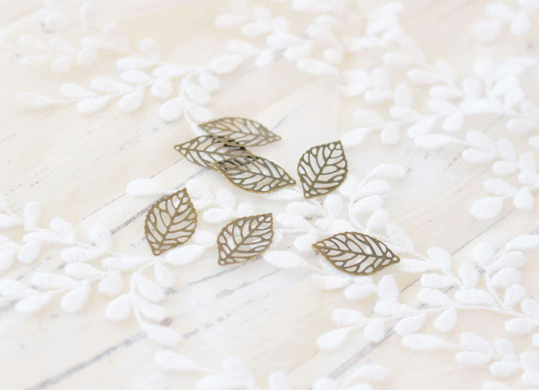 Металлическое украшение Листик (2.4x1.3см) - 10шт (Китай)