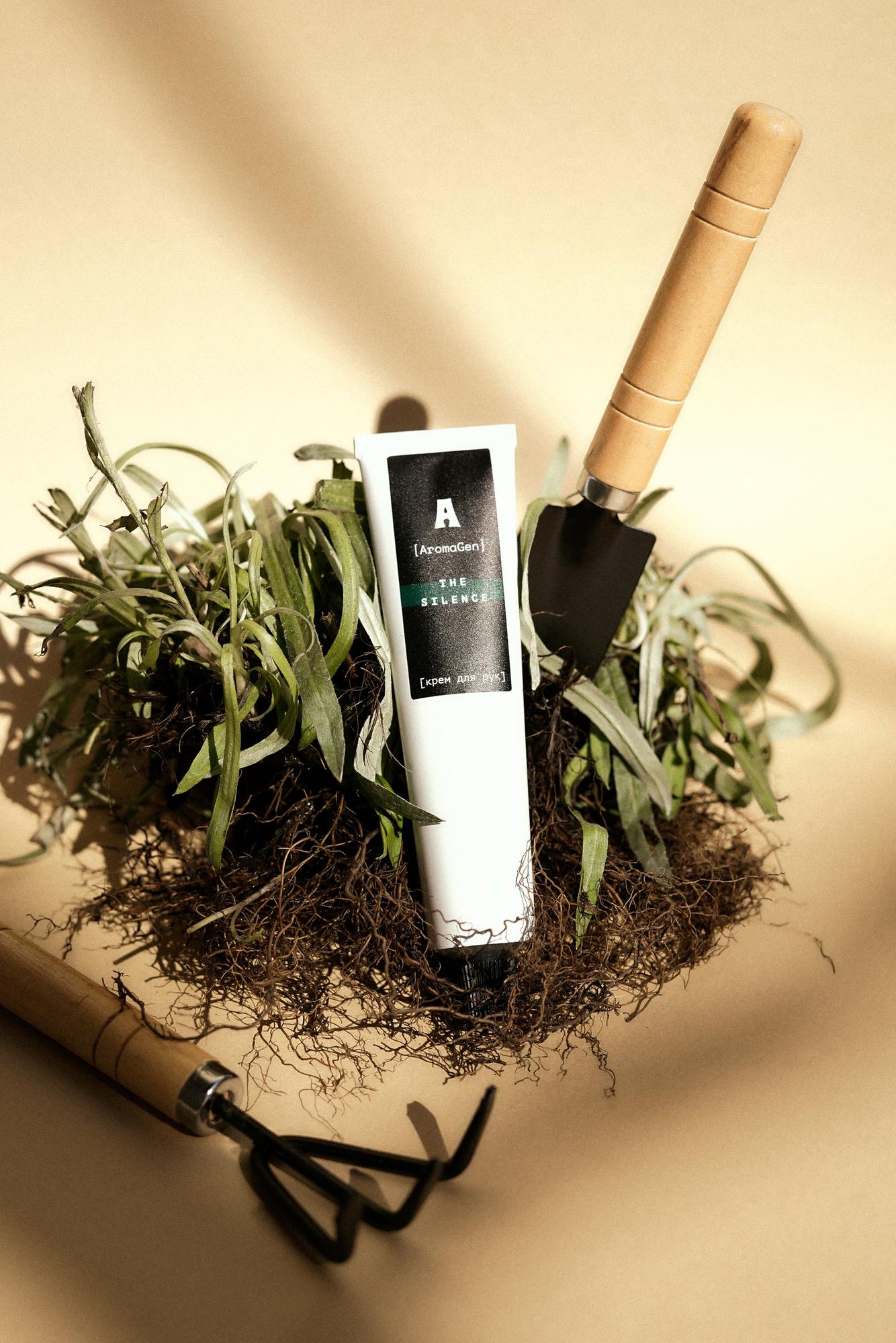 Парфюмированный крем для рук  THE SILENCE