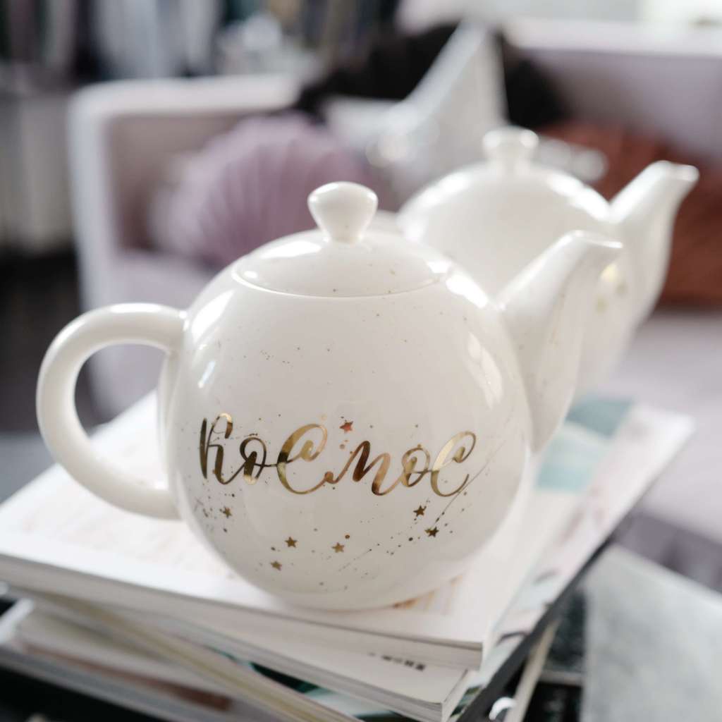 Чайник "Белый космос" с золотом