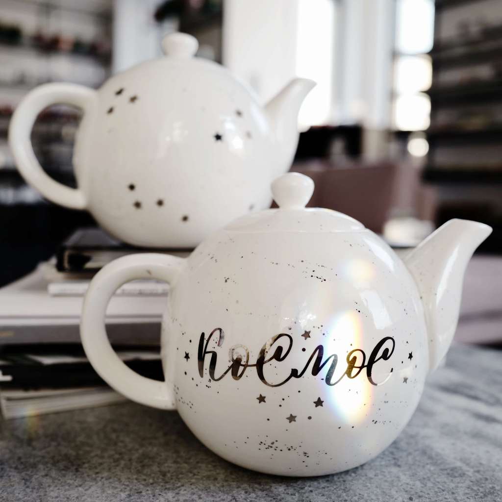 Чайник "Белый космос" с платиной