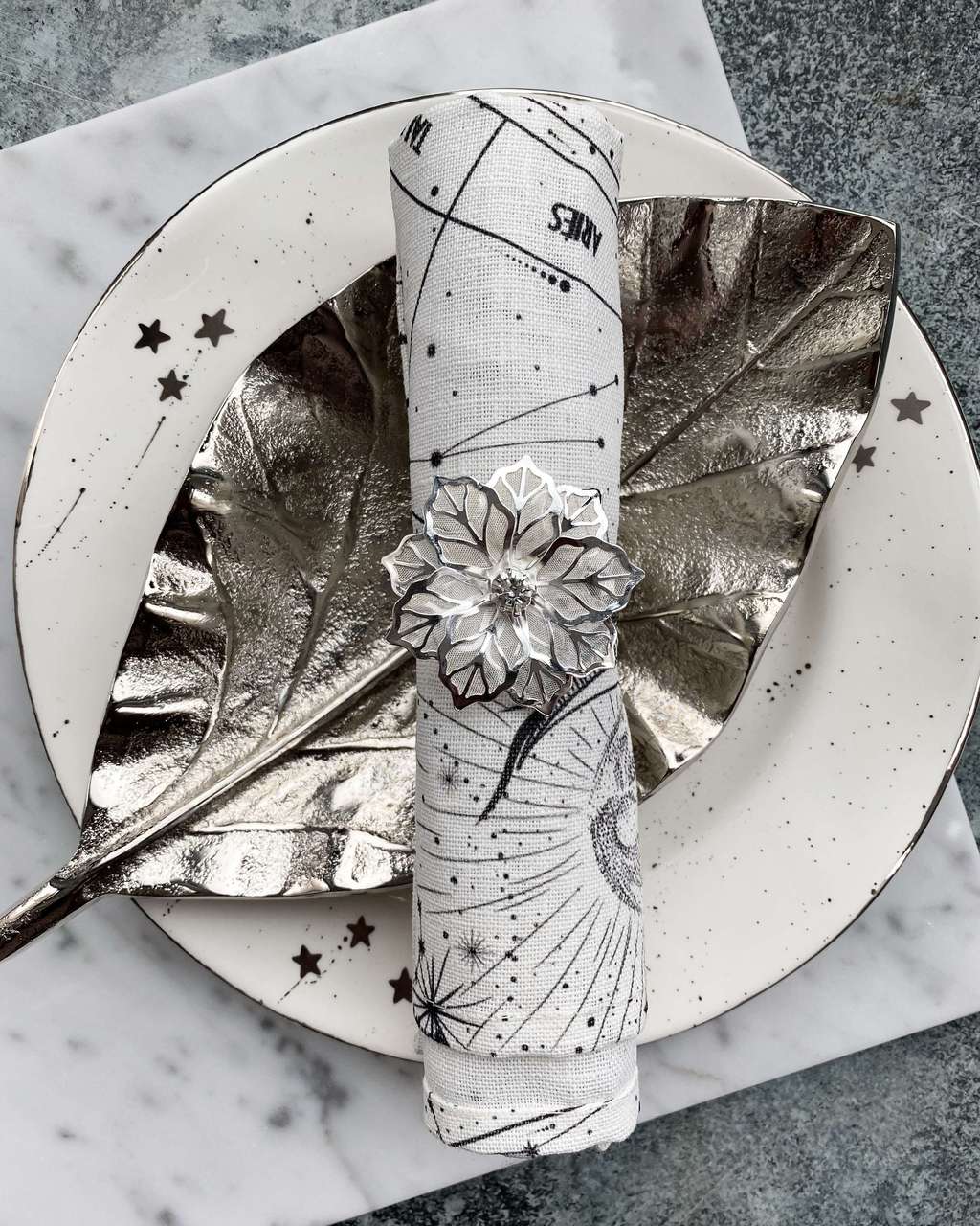 Кольцо для салфеток "Цветок" серебристое