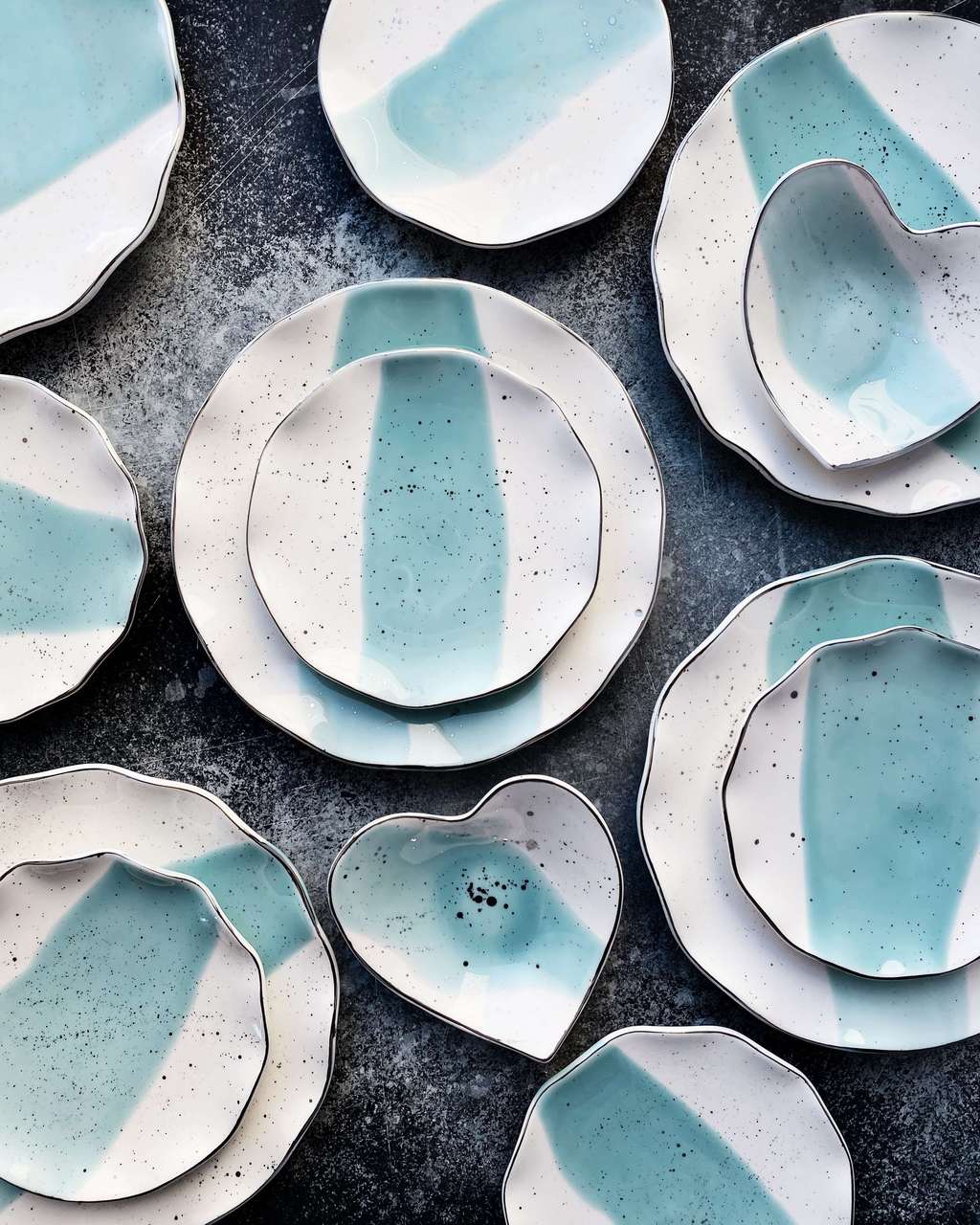 Серия тарелок и блюдец "Водолей"