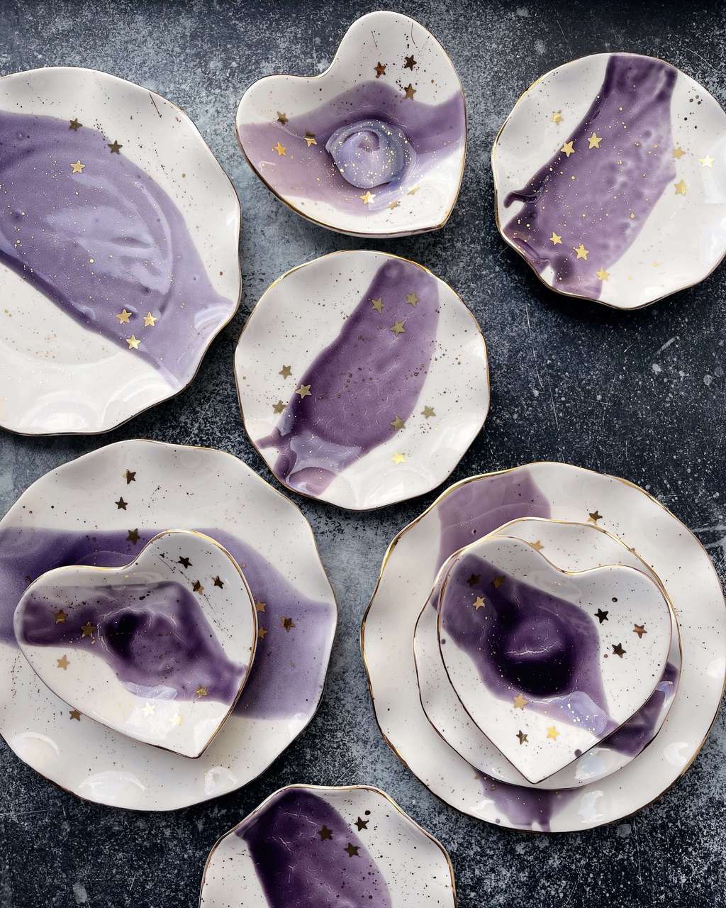 Серия тарелок и блюдец "Черника"