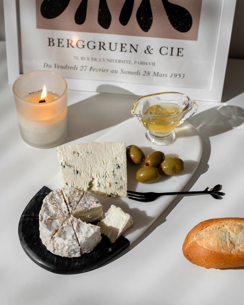 Маленькая мраморная овальная доска