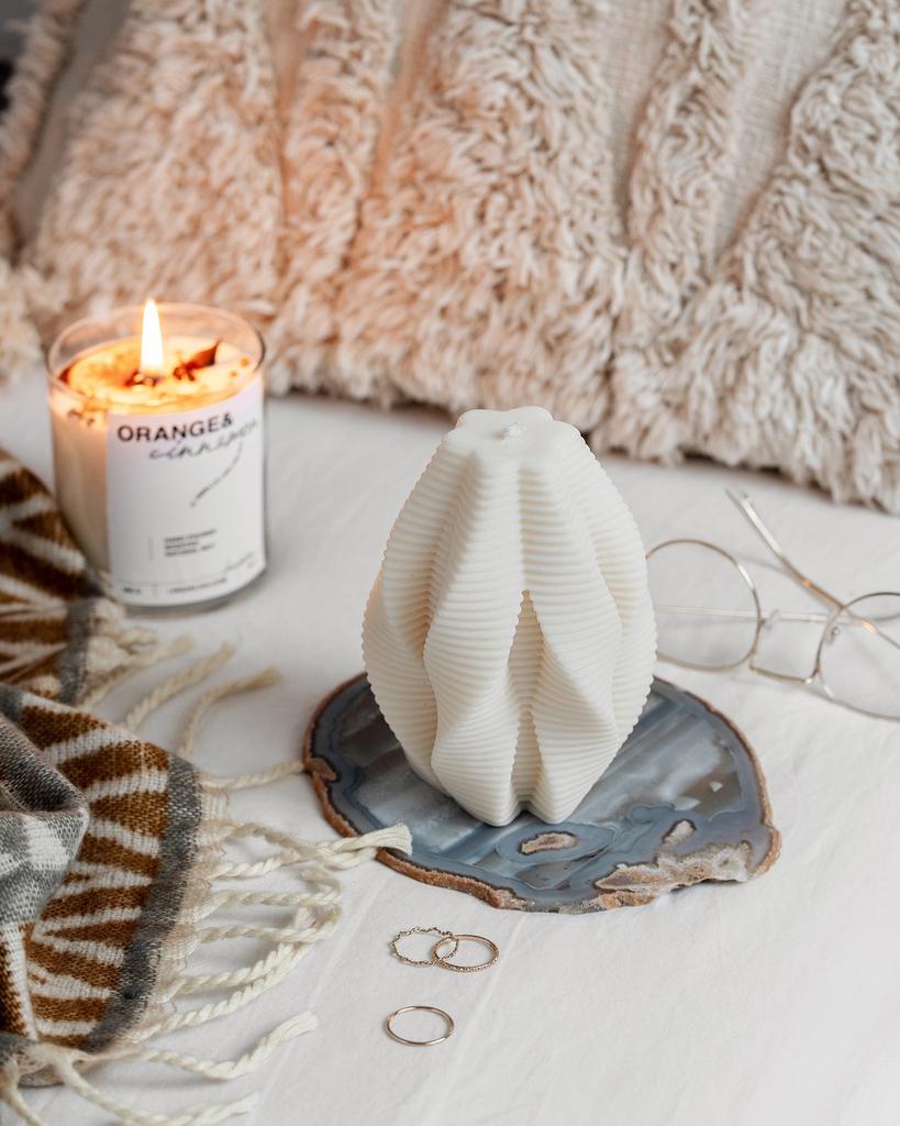 Формированная свеча Bloom