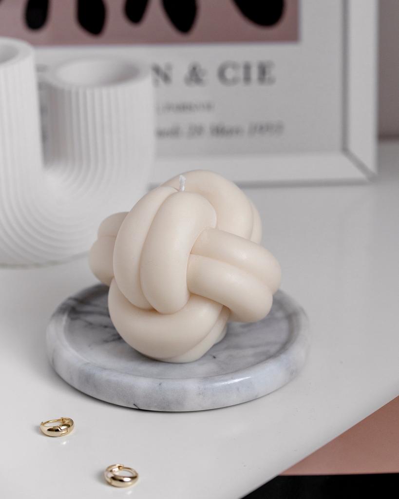 Формированная свеча Knot