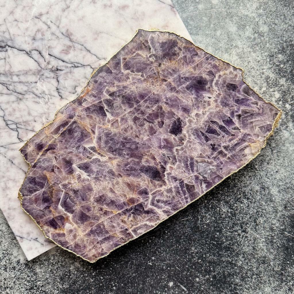 Большой срез аметиста в золоте 31х19см