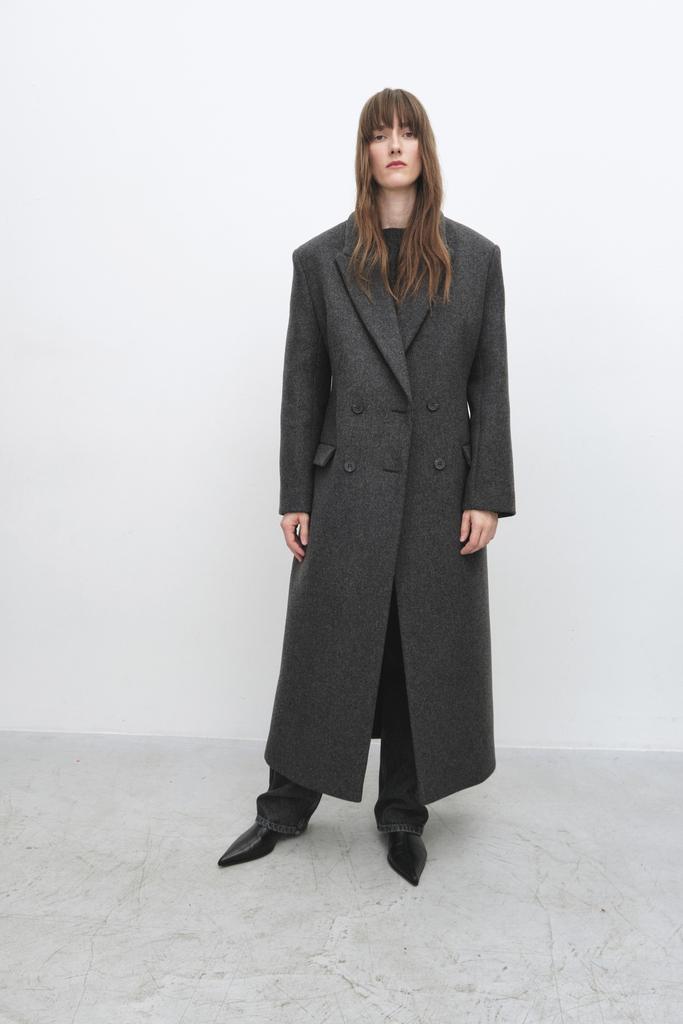 Пальто приталенное двубортное