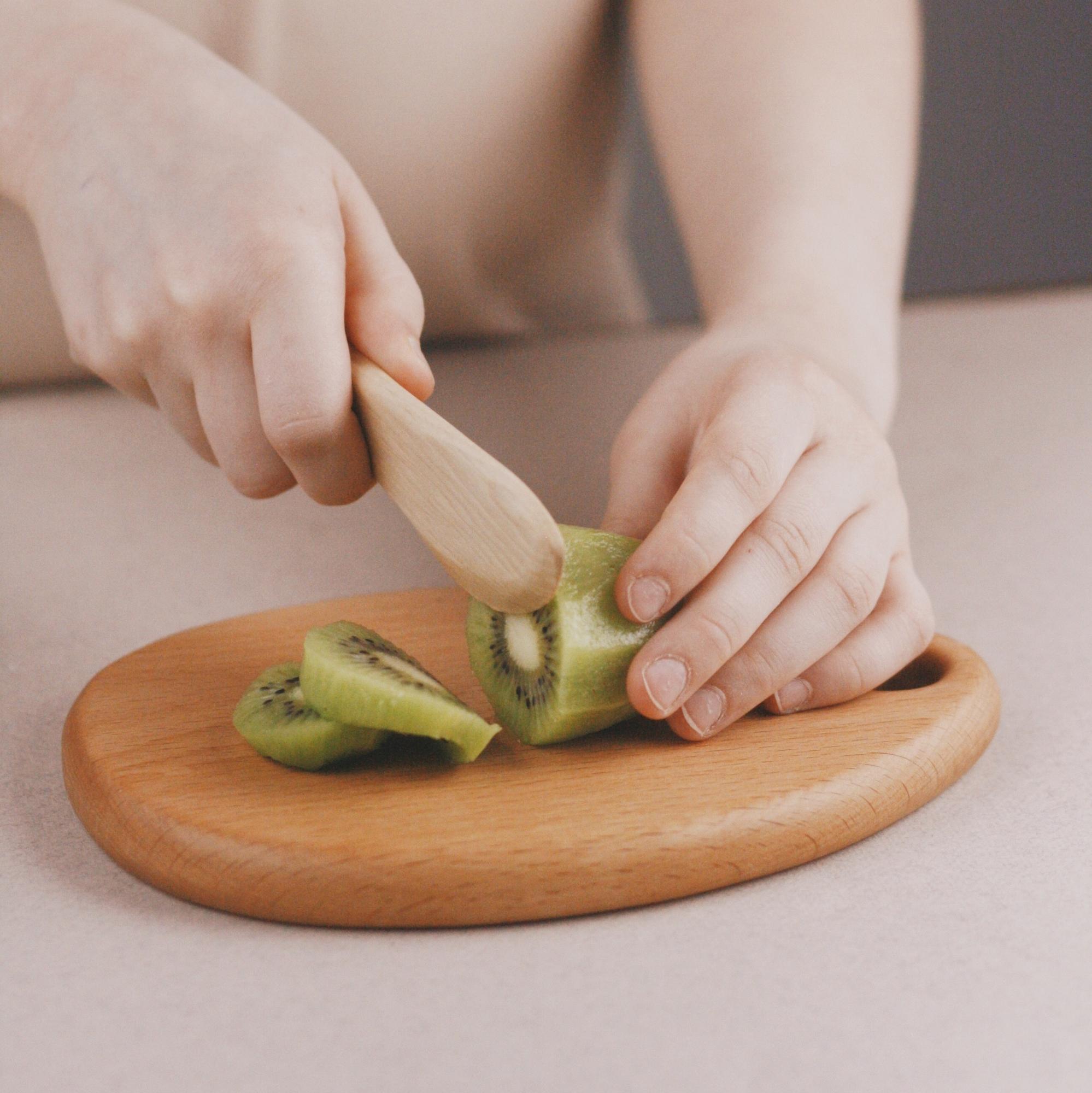 Набор доска и нож "Поварёнок"