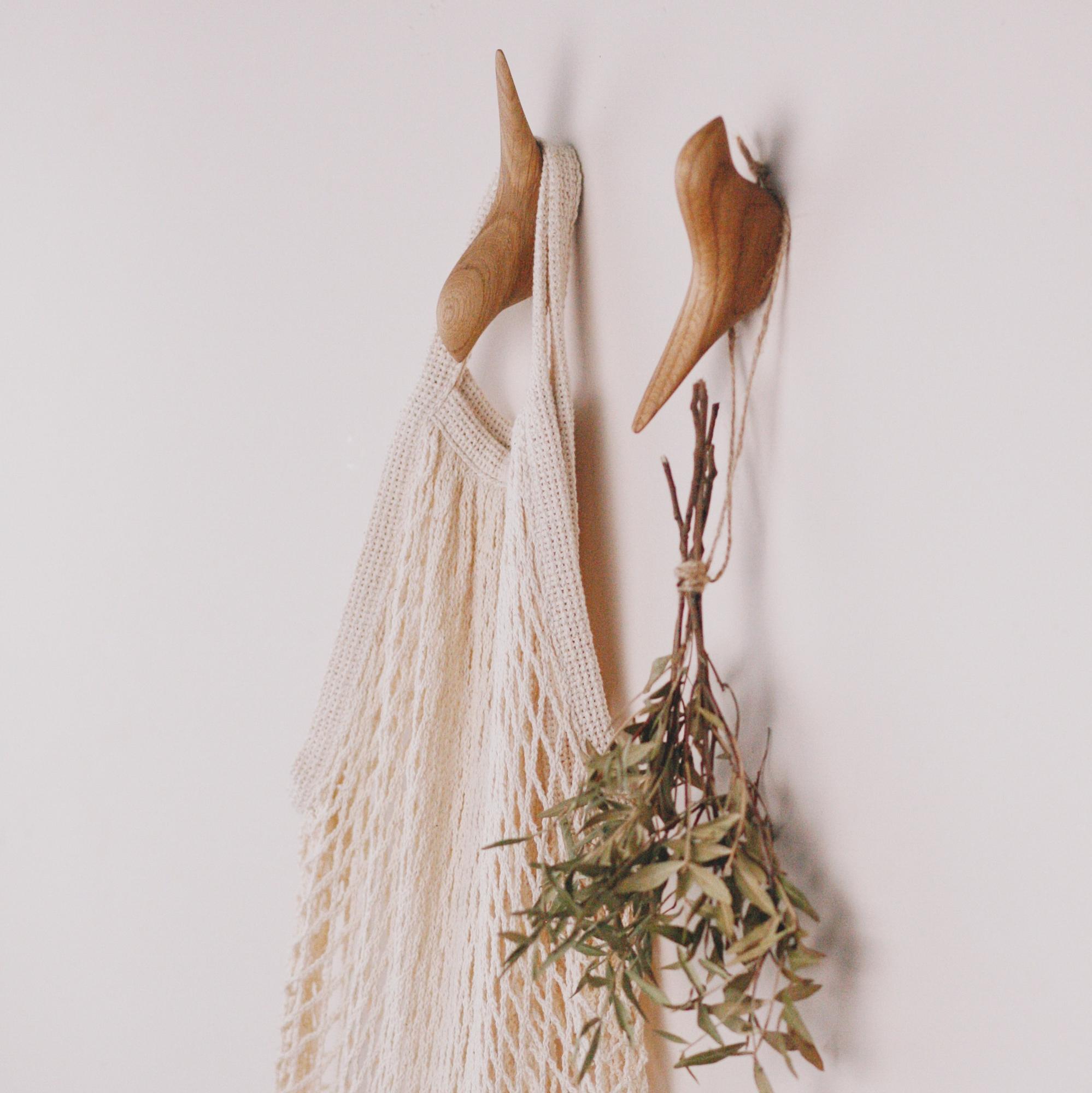 Крючки самоклеящиеся "Птичка" - дуб 2 шт.