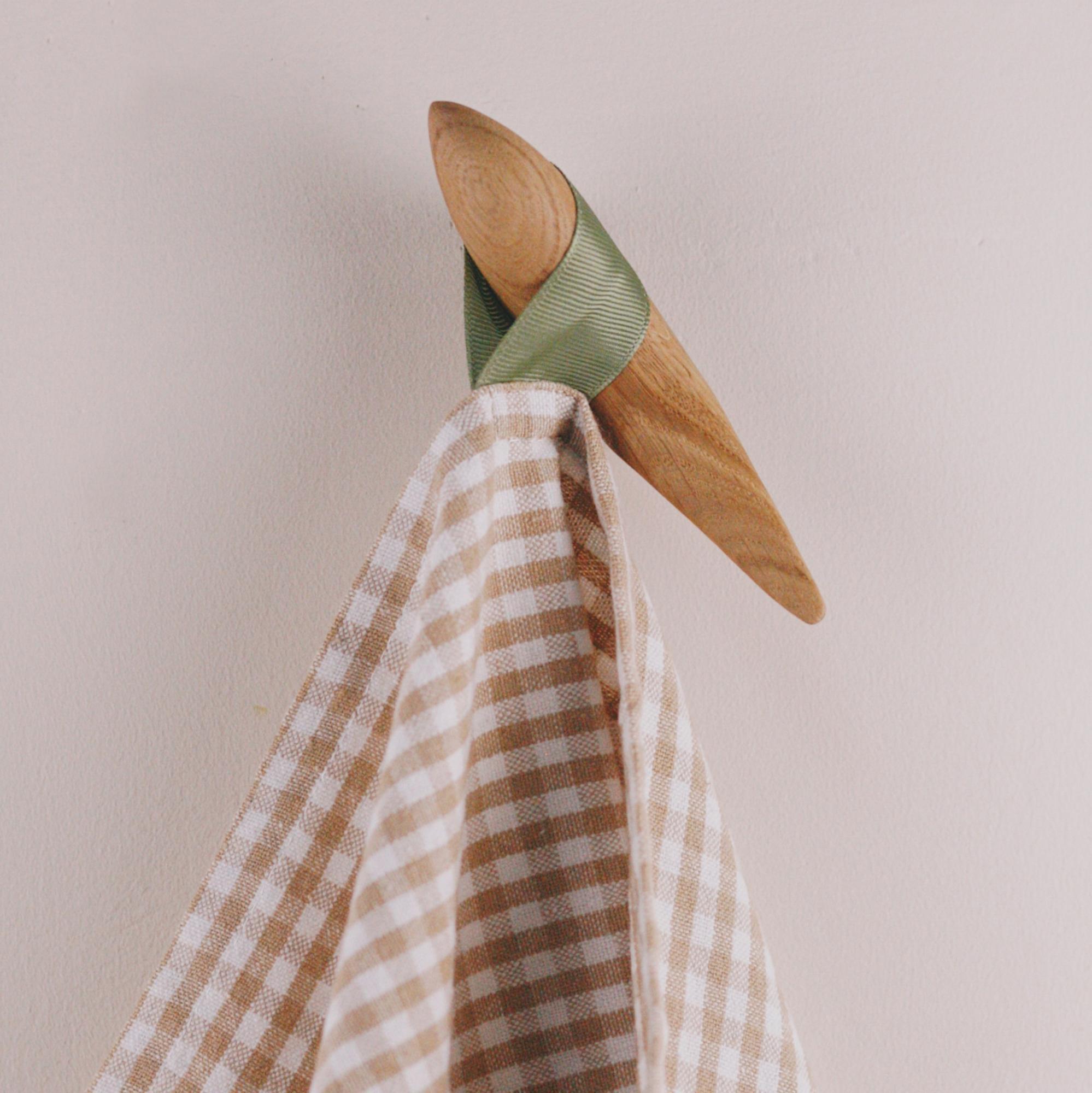 Крючок самоклеящийся "Птичка" - дуб 1 шт.