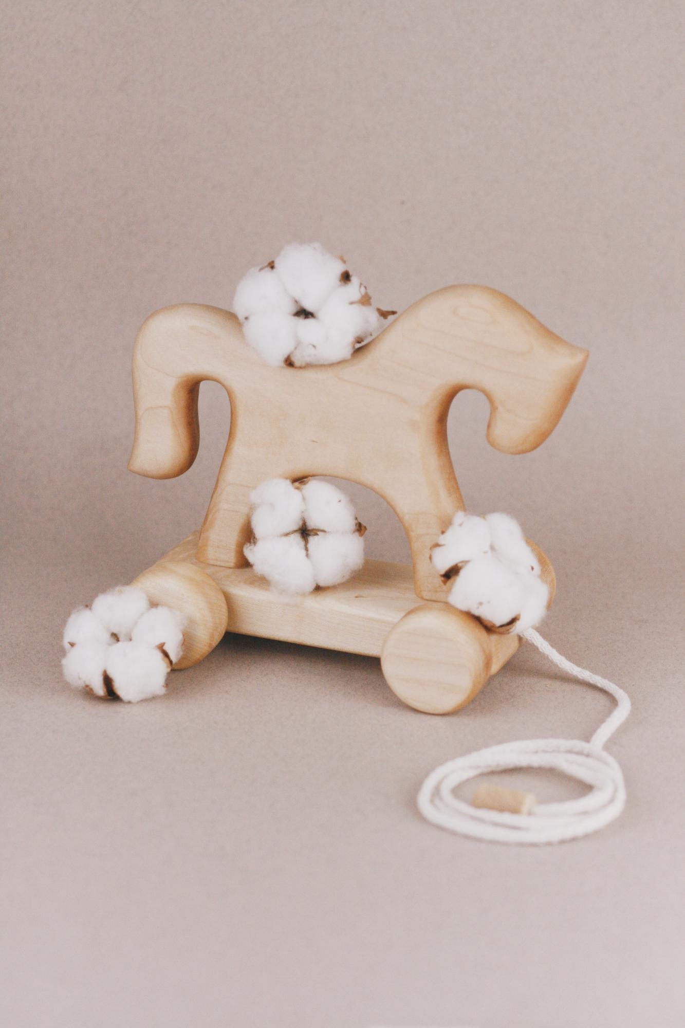 Лошадка-каталка кленовая