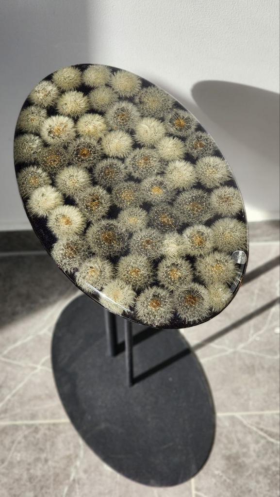 Столик приставной