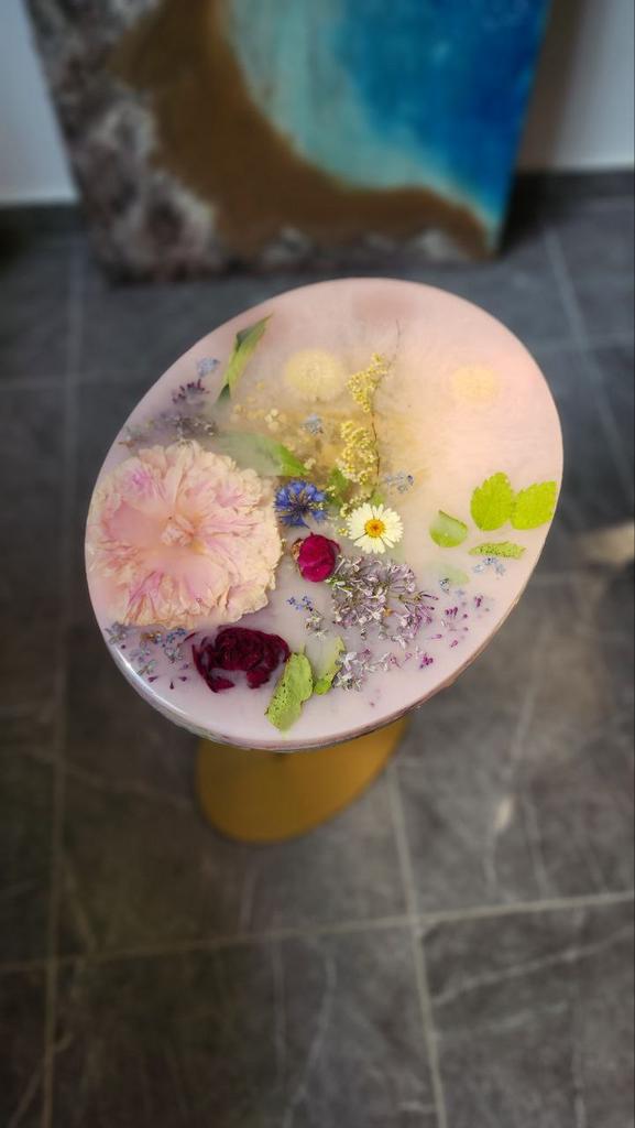 Столик приставной