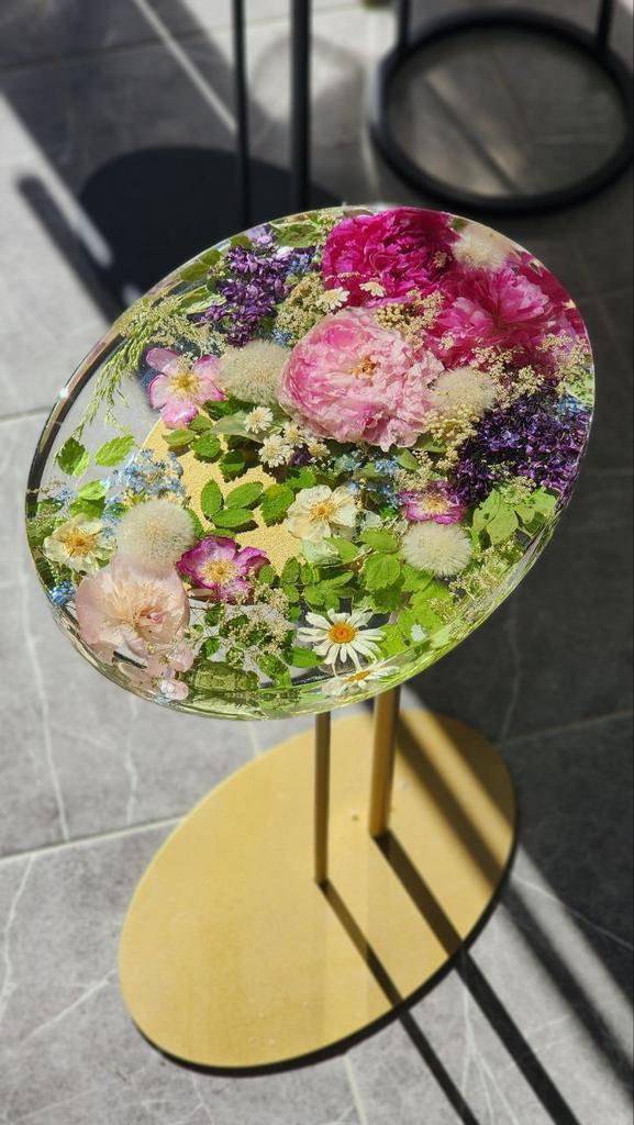 Столик приставной