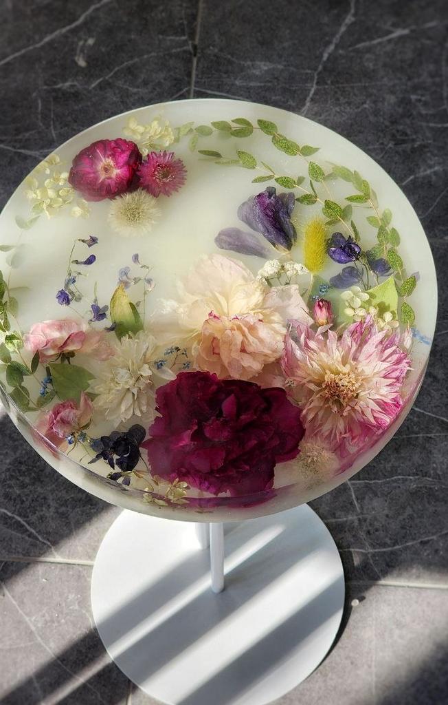 Столик приставной круглый