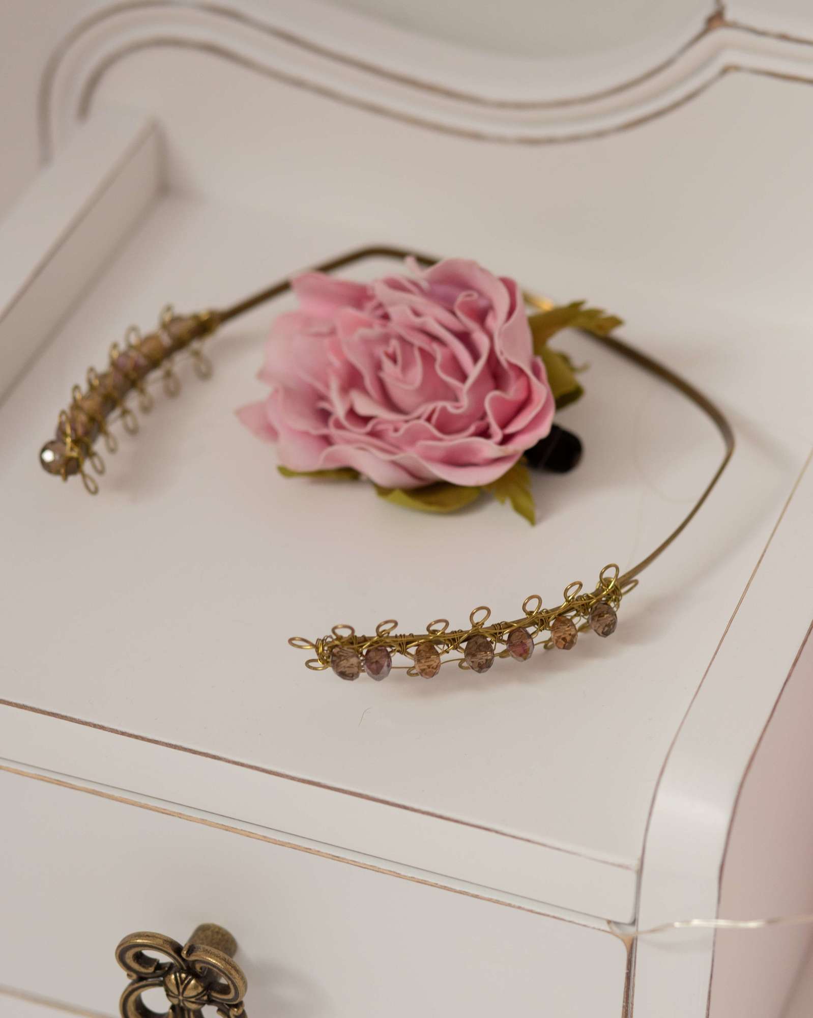 Стол взрослой высоты Amari Фигурный пристенный с надставкой