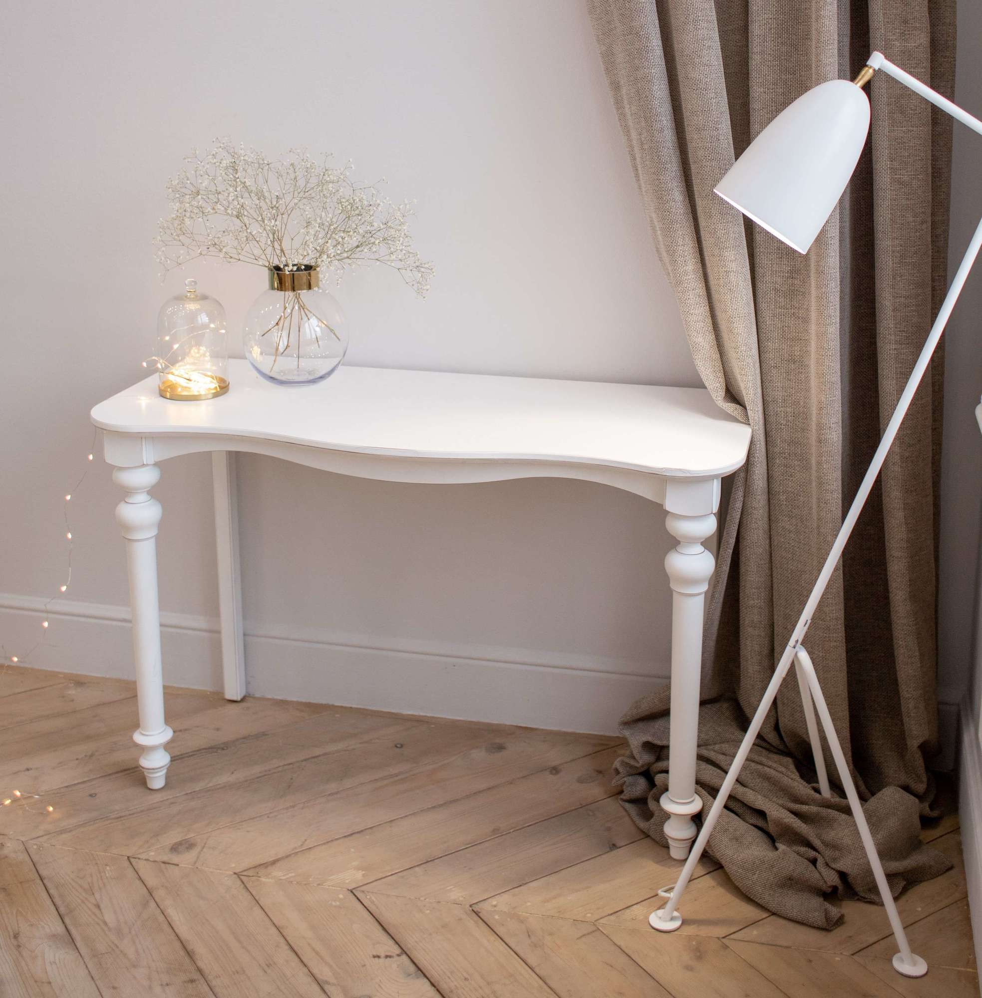 Стол взрослой высоты Amari Фигурный пристенный