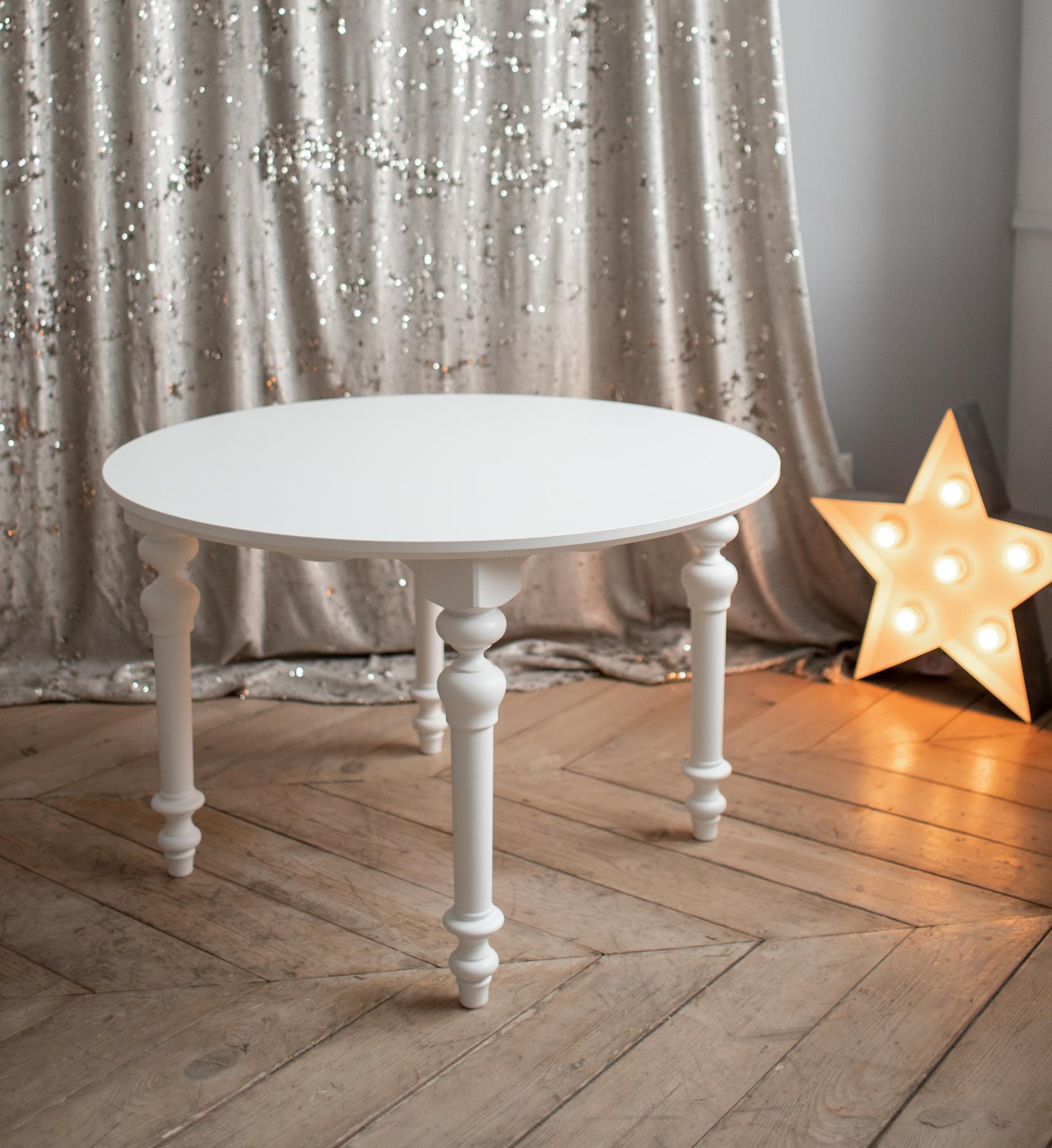 Стол детский круглый Amari  точенный