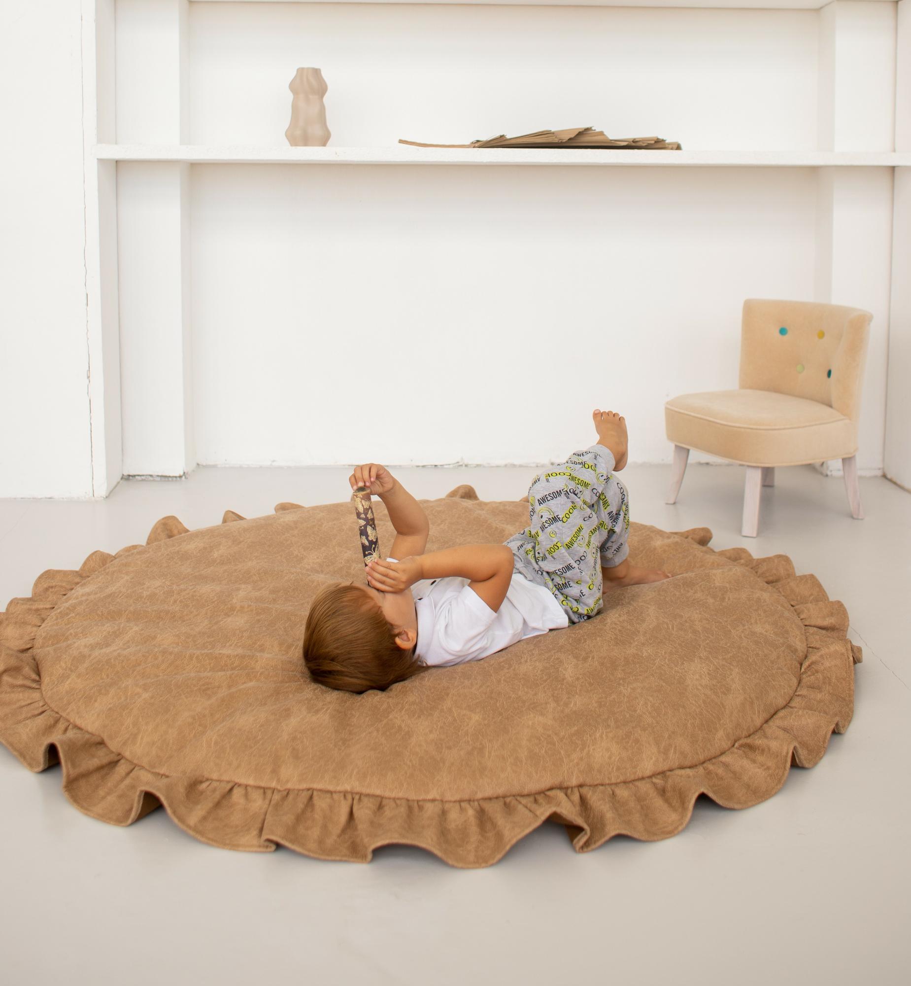 Пуф круглый с рюшей