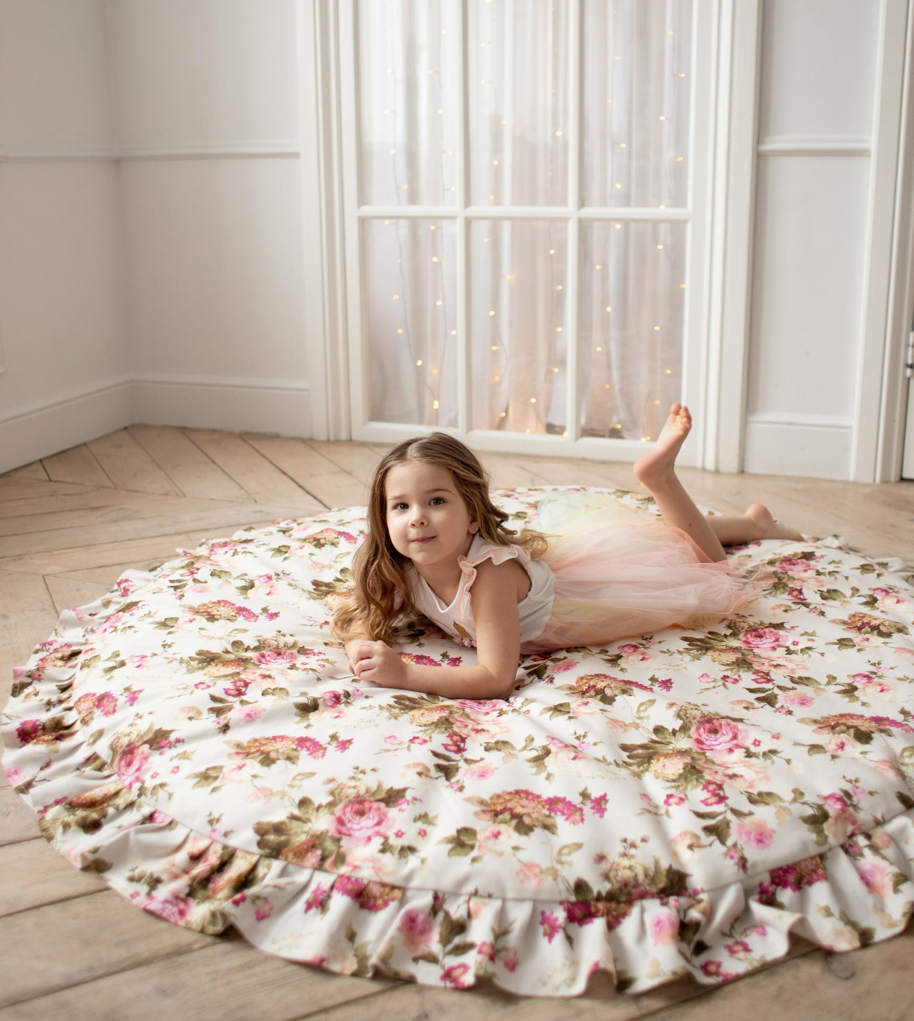 Пуф круглый с рюшей Цветочная нежность