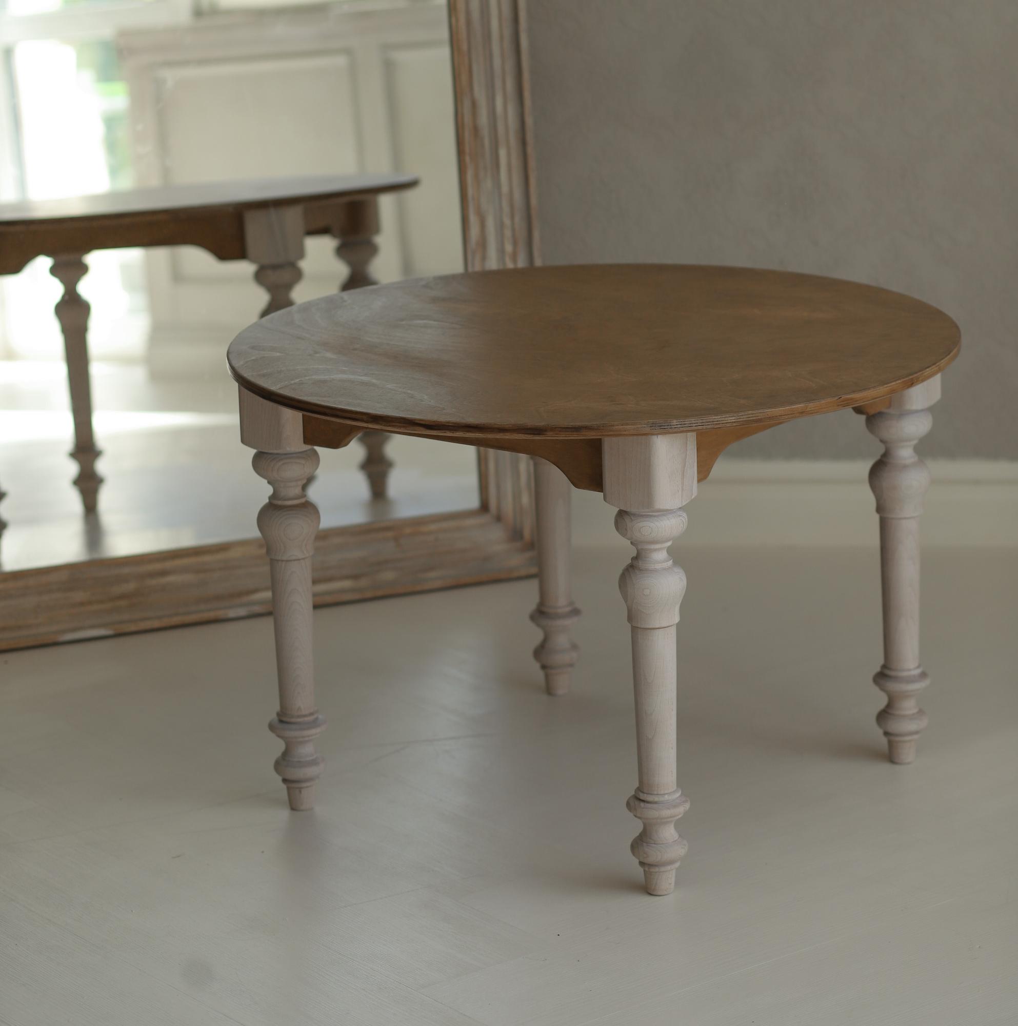 Стол Amari круглый деревянный точеные ноги массив