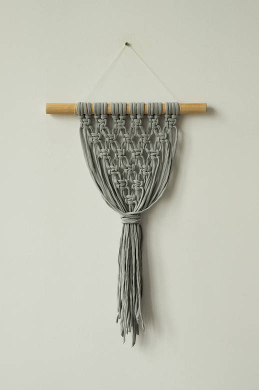 Серое макраме