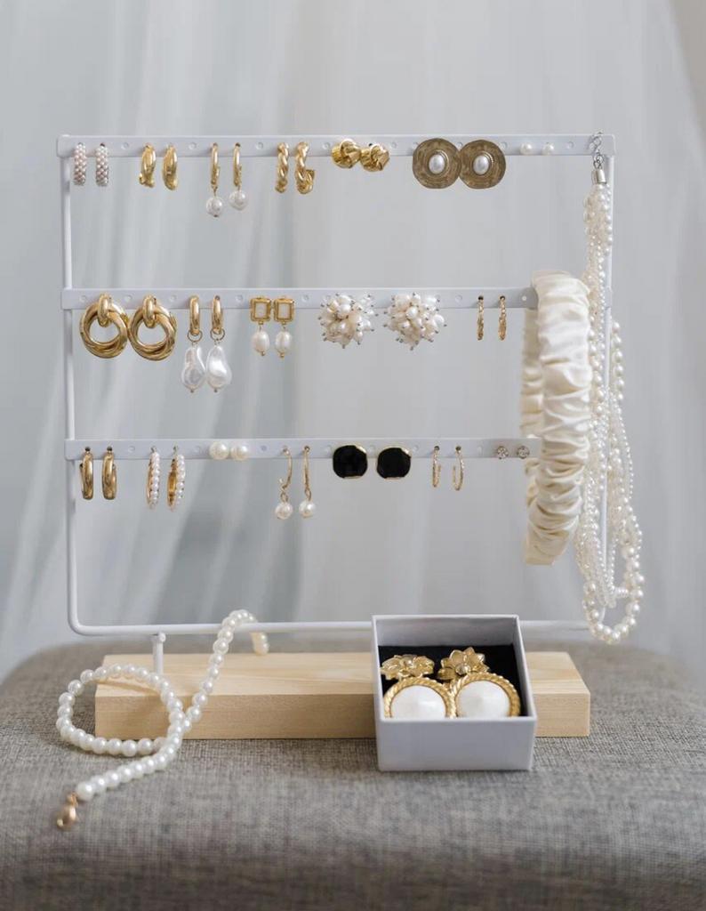 Earnings, necklace