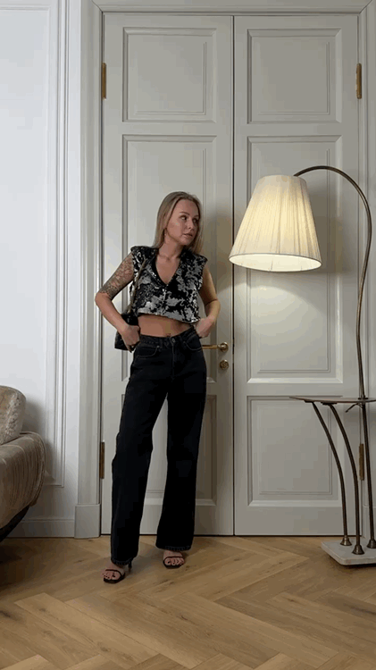 Жилет Jane из пайеток Black and Silver