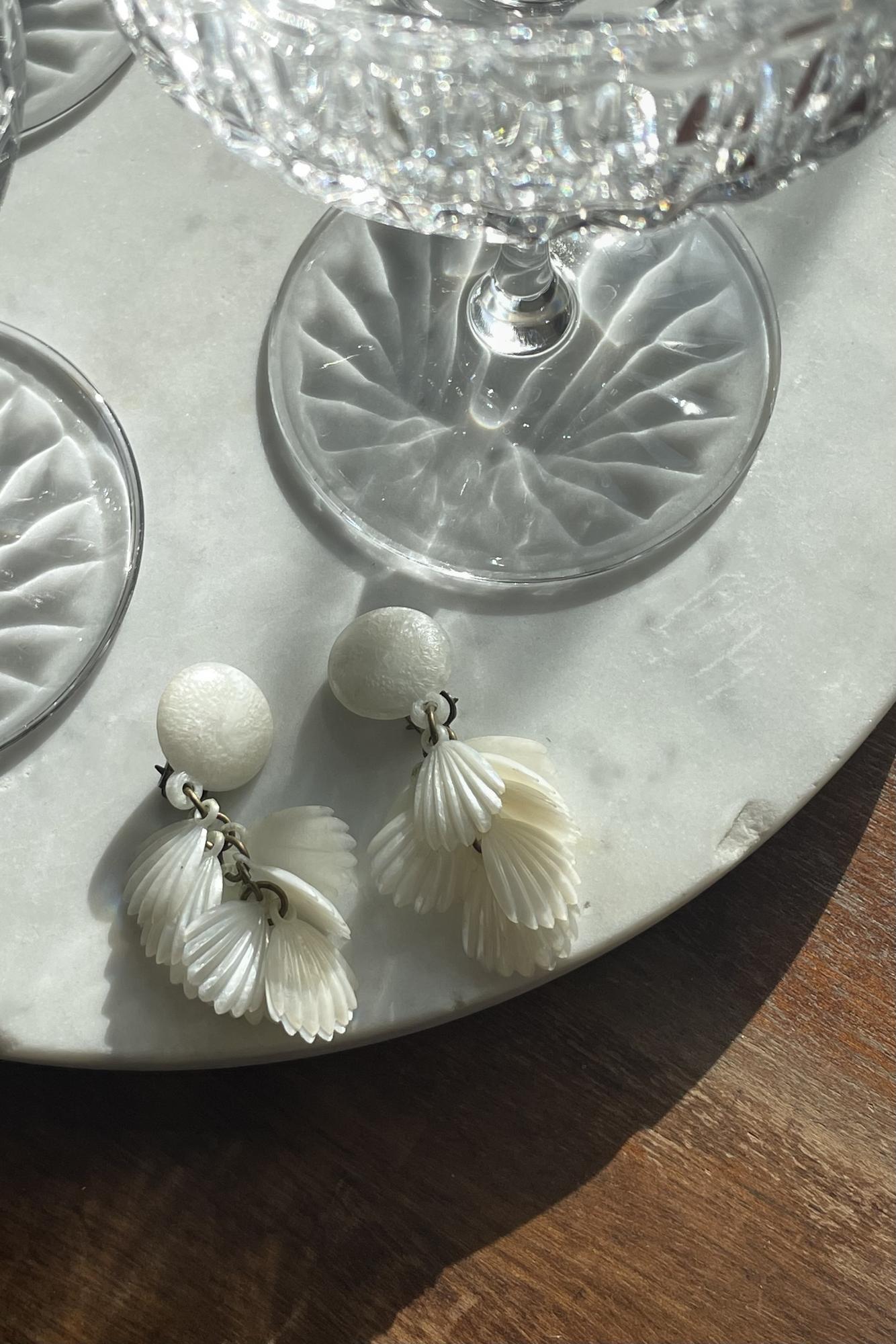 Винтажные клипсы с гроздьями морских раковин