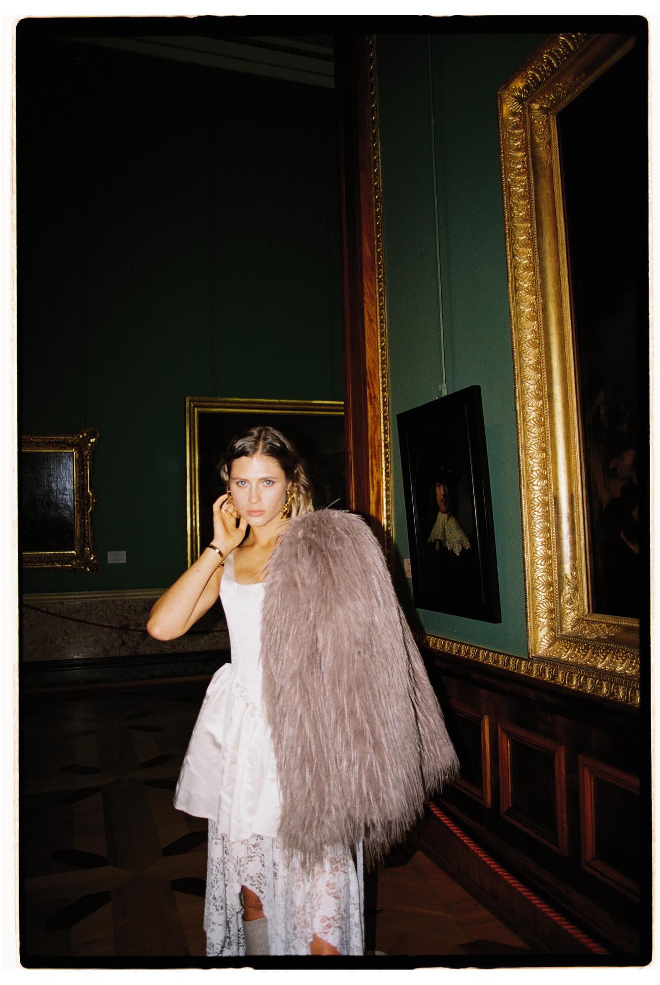 Шуба из перьев страуса