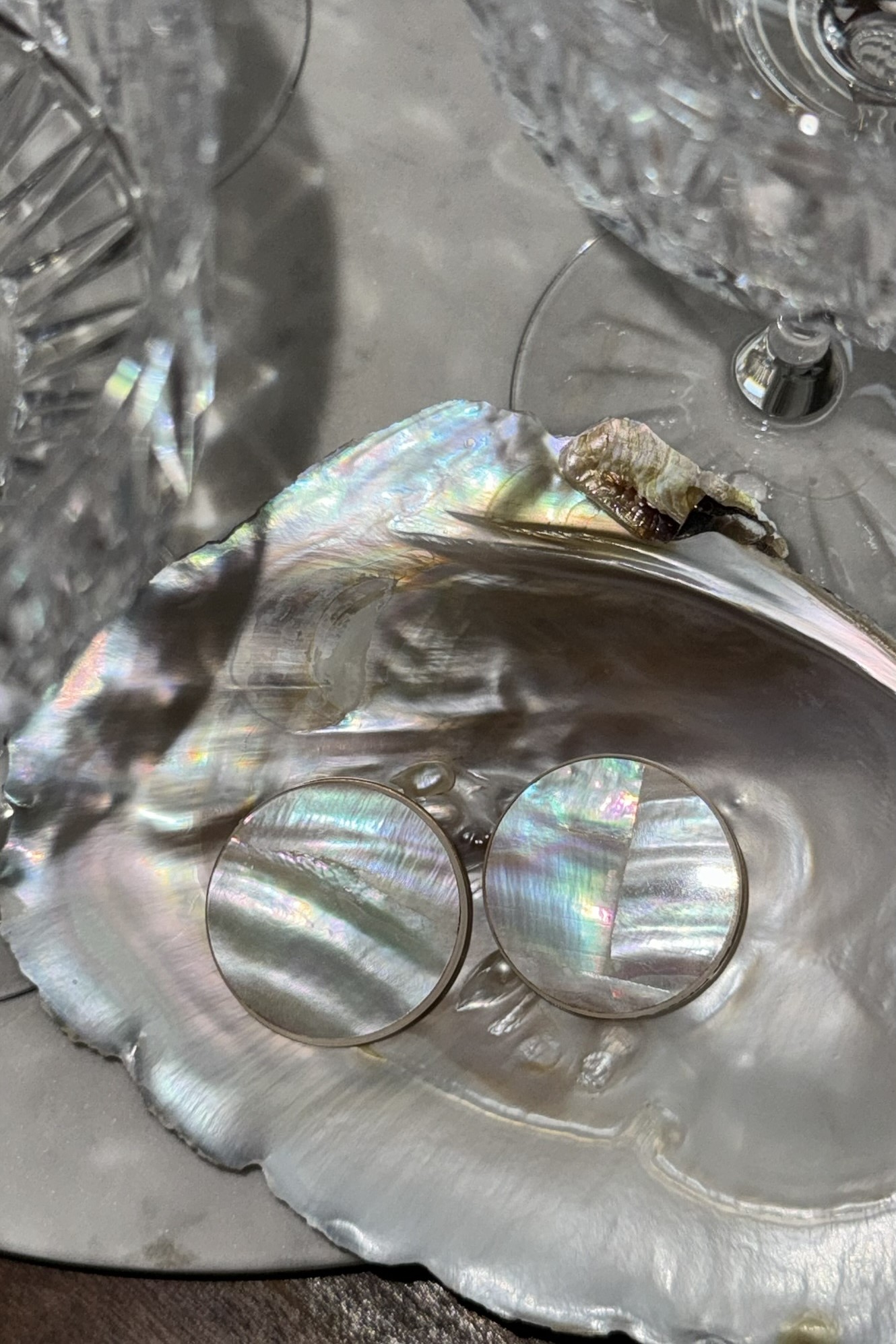 Винтажные клипсы из перламутра