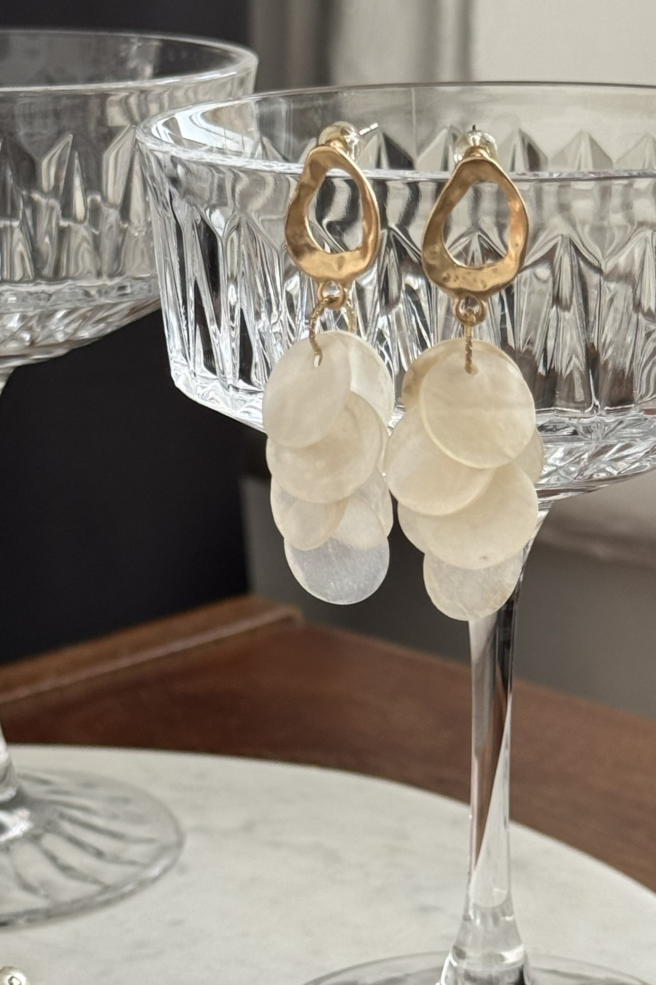 Серьги с перламутровыми деталями