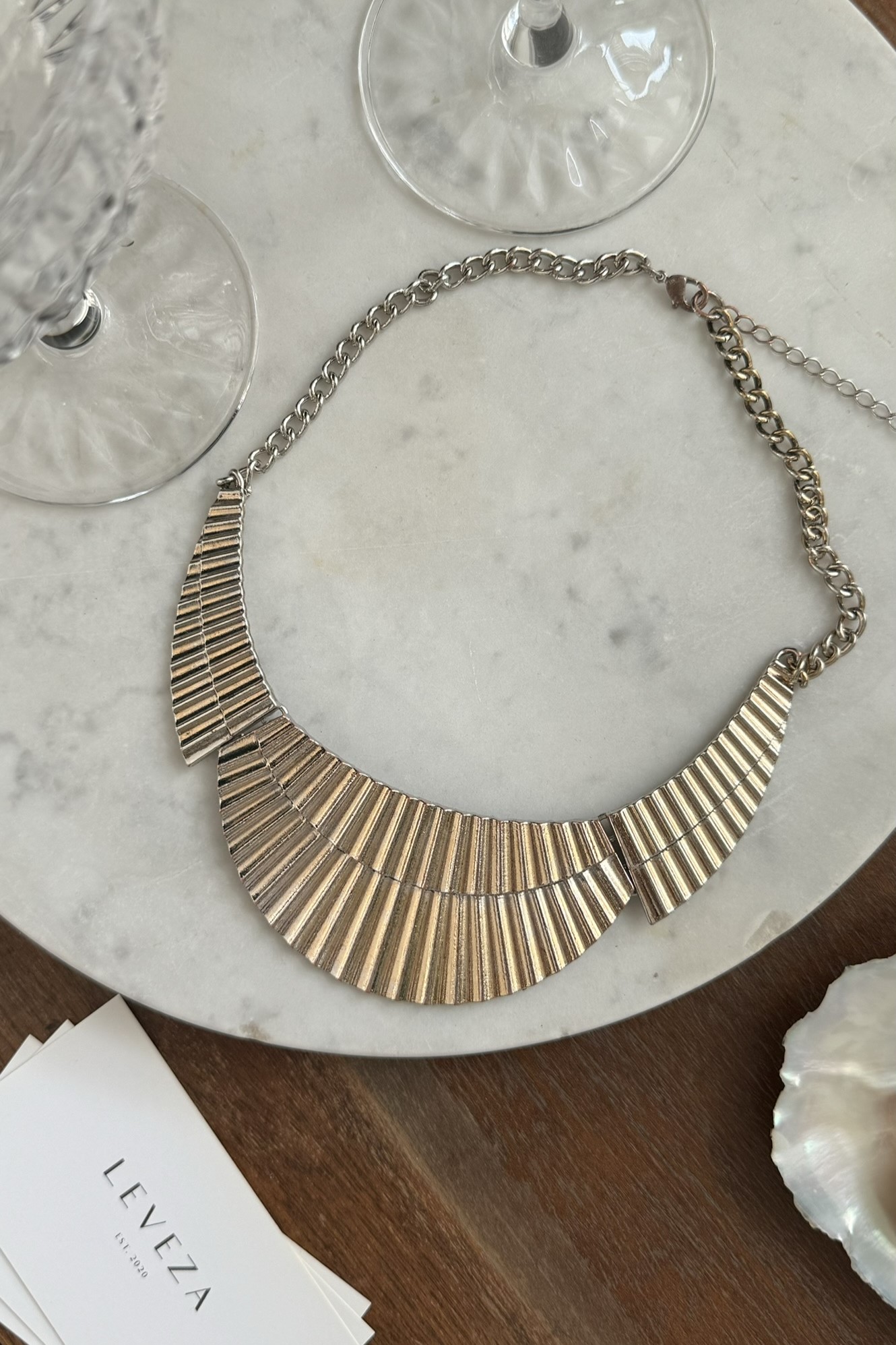 Винтажное ожерелье из металла