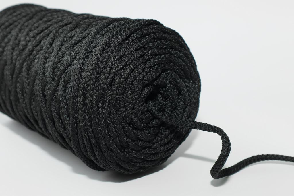 Полиэфирный шнур для вязания 5 мм Черный
