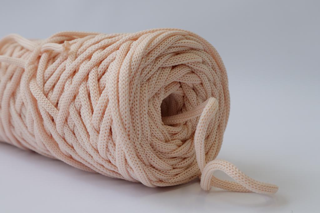 Полиэфирный шнур 3 мм Розовый крем (обычный, лайт)