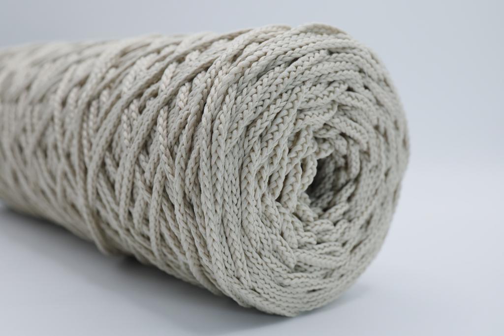 Полиэфирный шнур 2 мм Крем-брюле