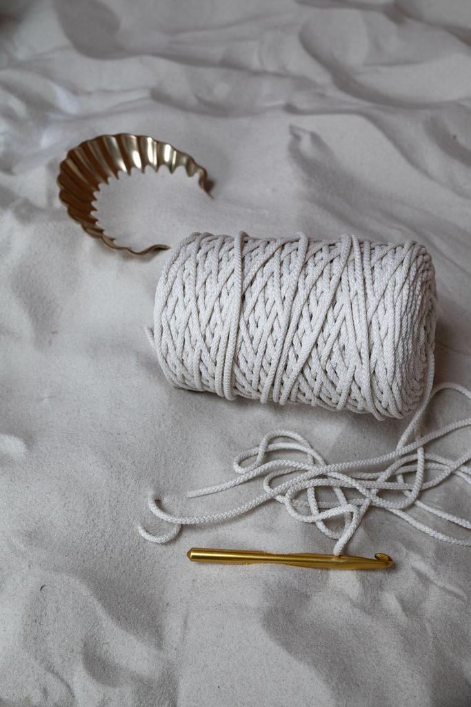 Полиэфирный шнур для вязания 5 мм Белый песок