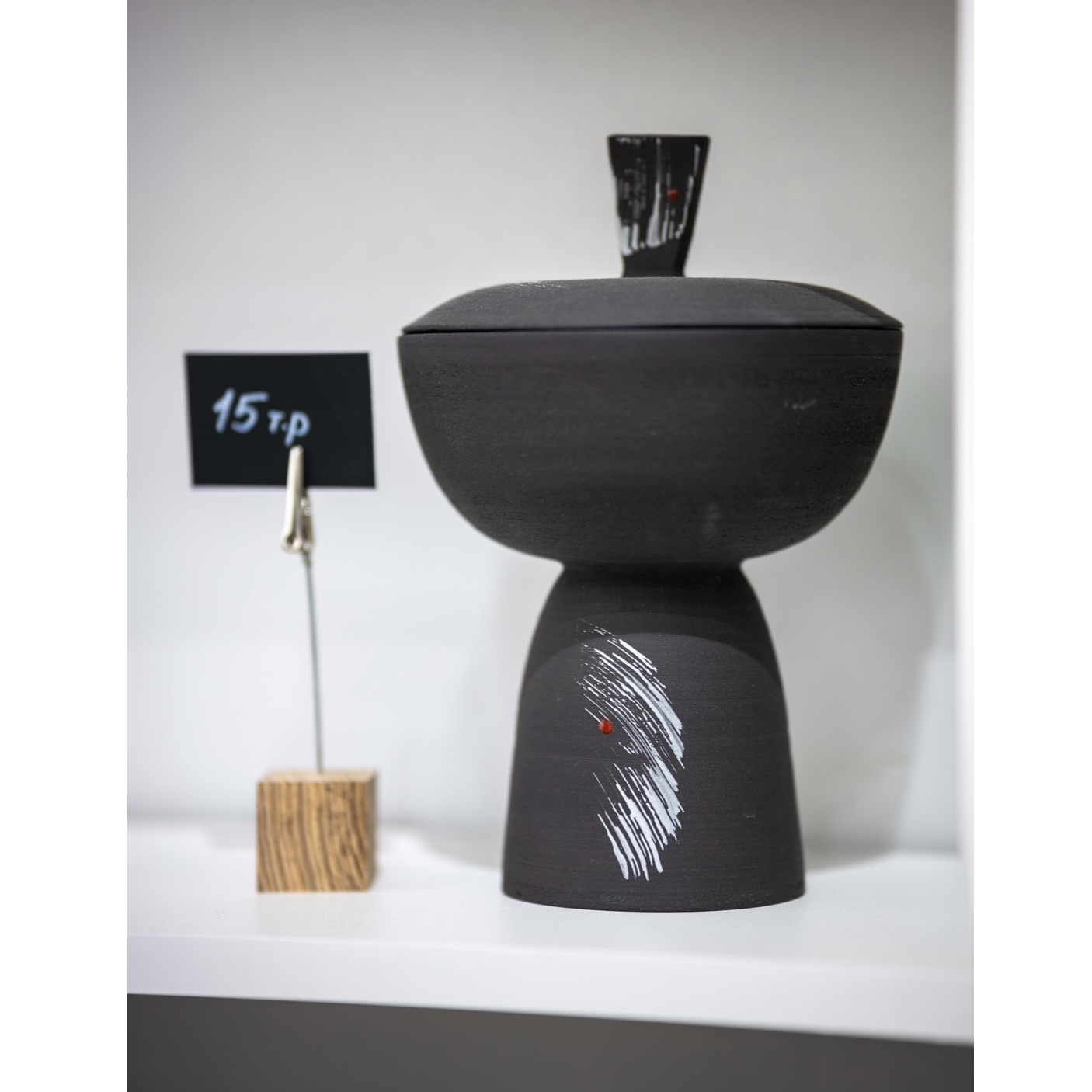 Шкатулка на ножке