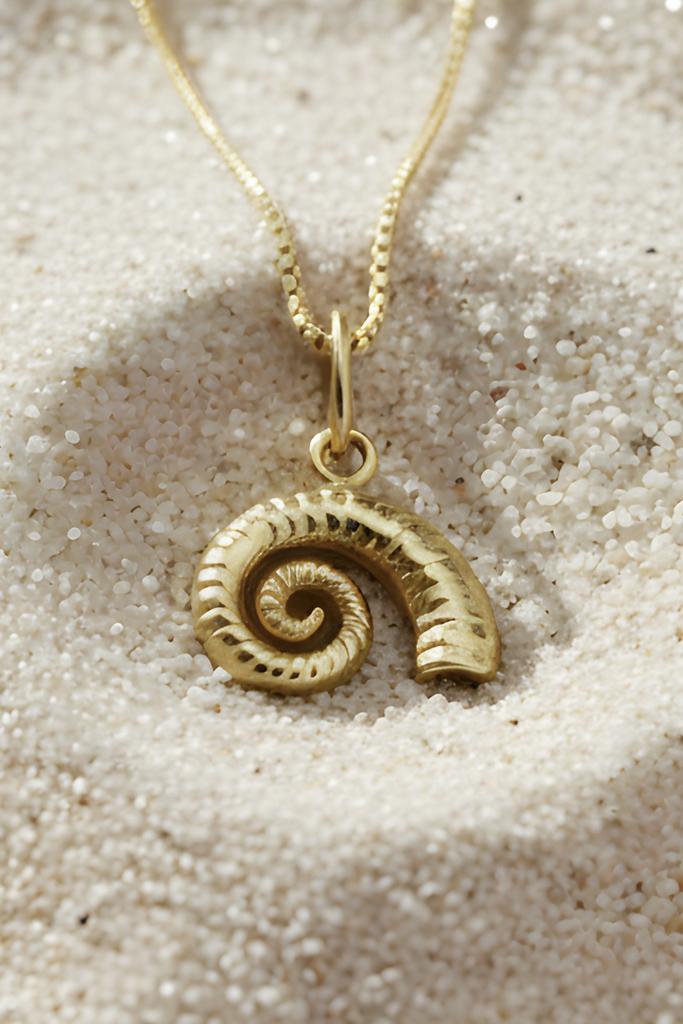 Pendant "Snail Shell"
