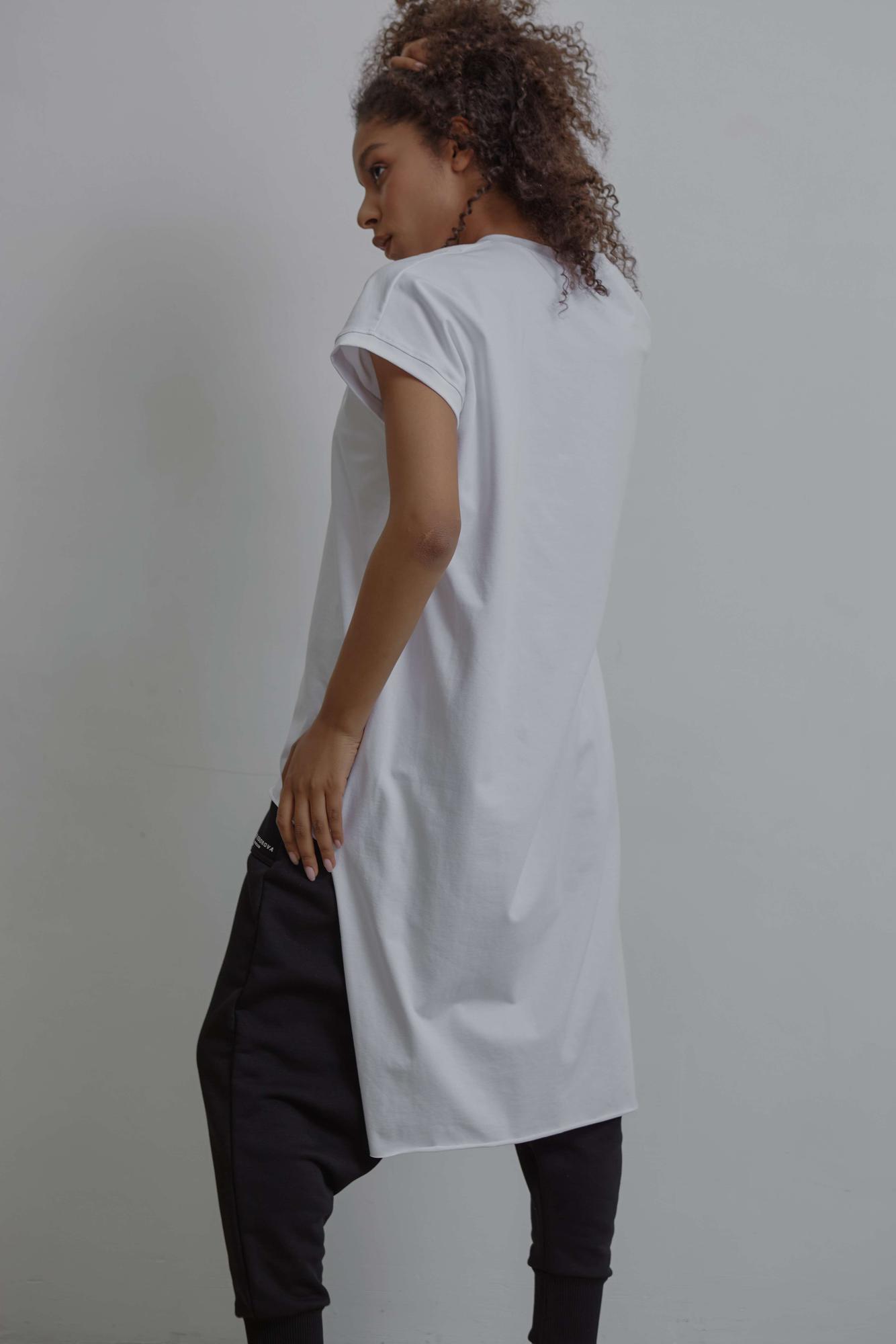 Футболка с удлиненной спиной