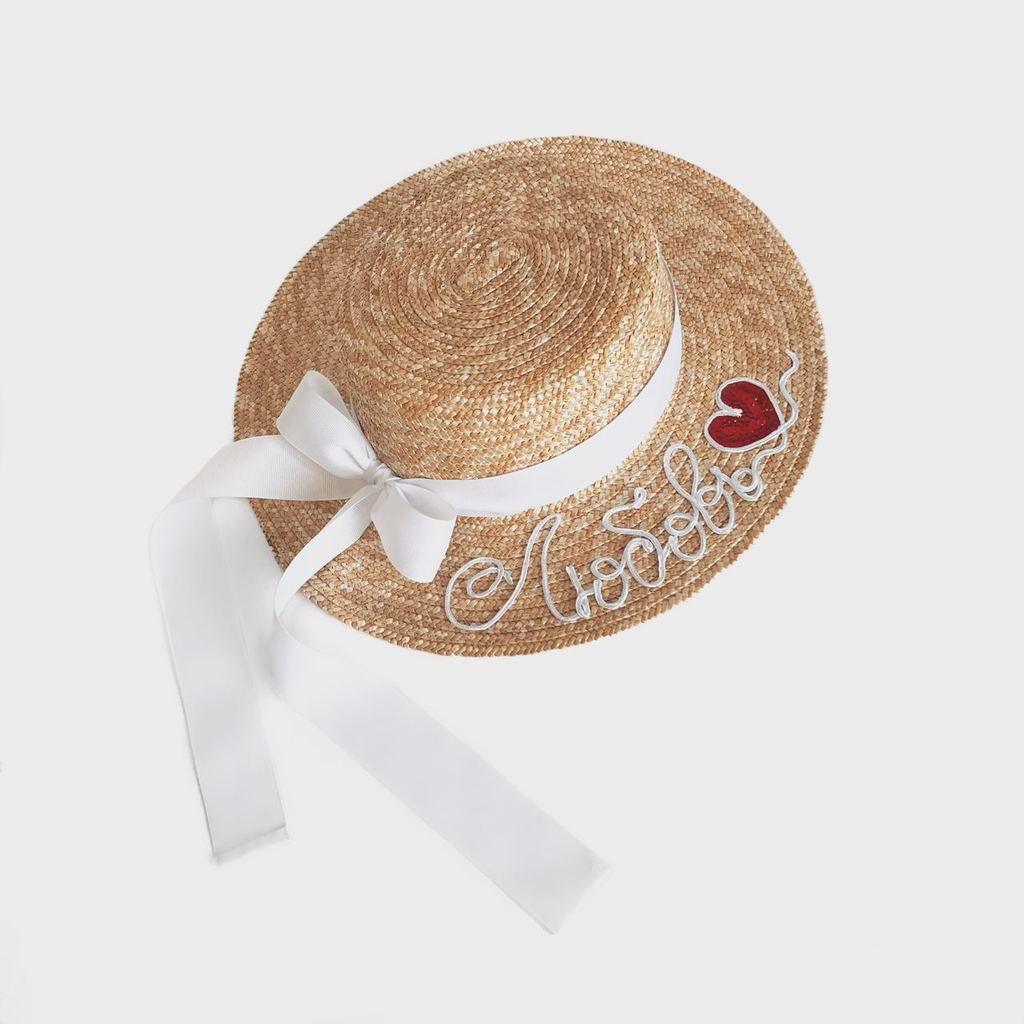 Канотье из соломы с ручной вышивкой "Любовь"