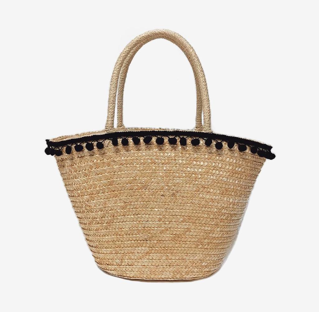 Сумка-корзинка из соломы с удлинёнными ручками.