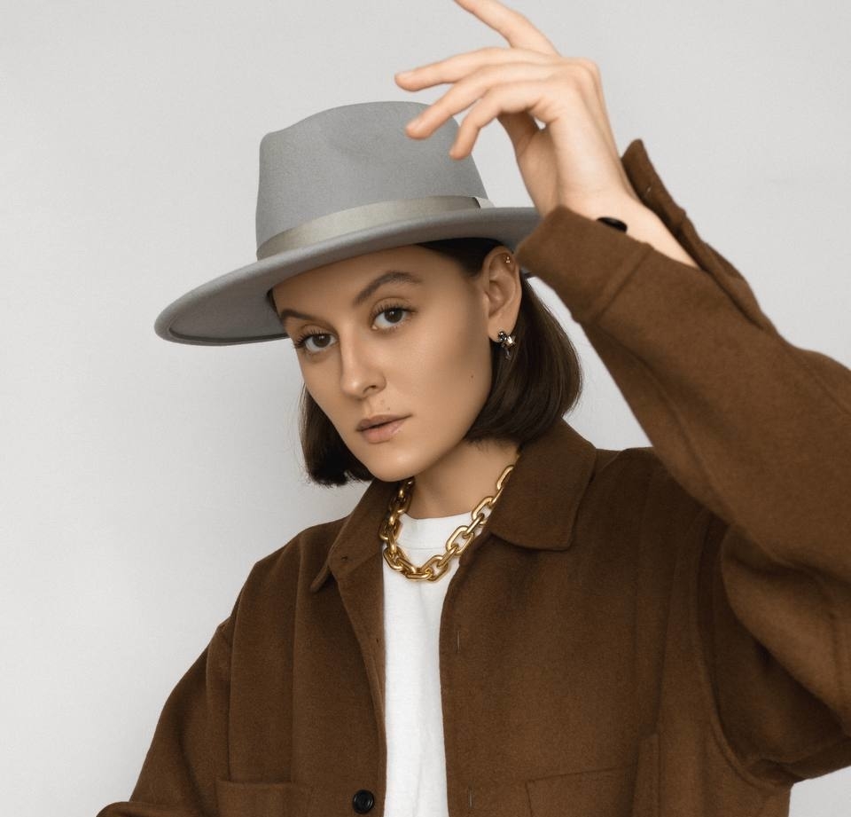 Шляпа федора FF03 широкополая с прямыми полями из фетра/светло-серый