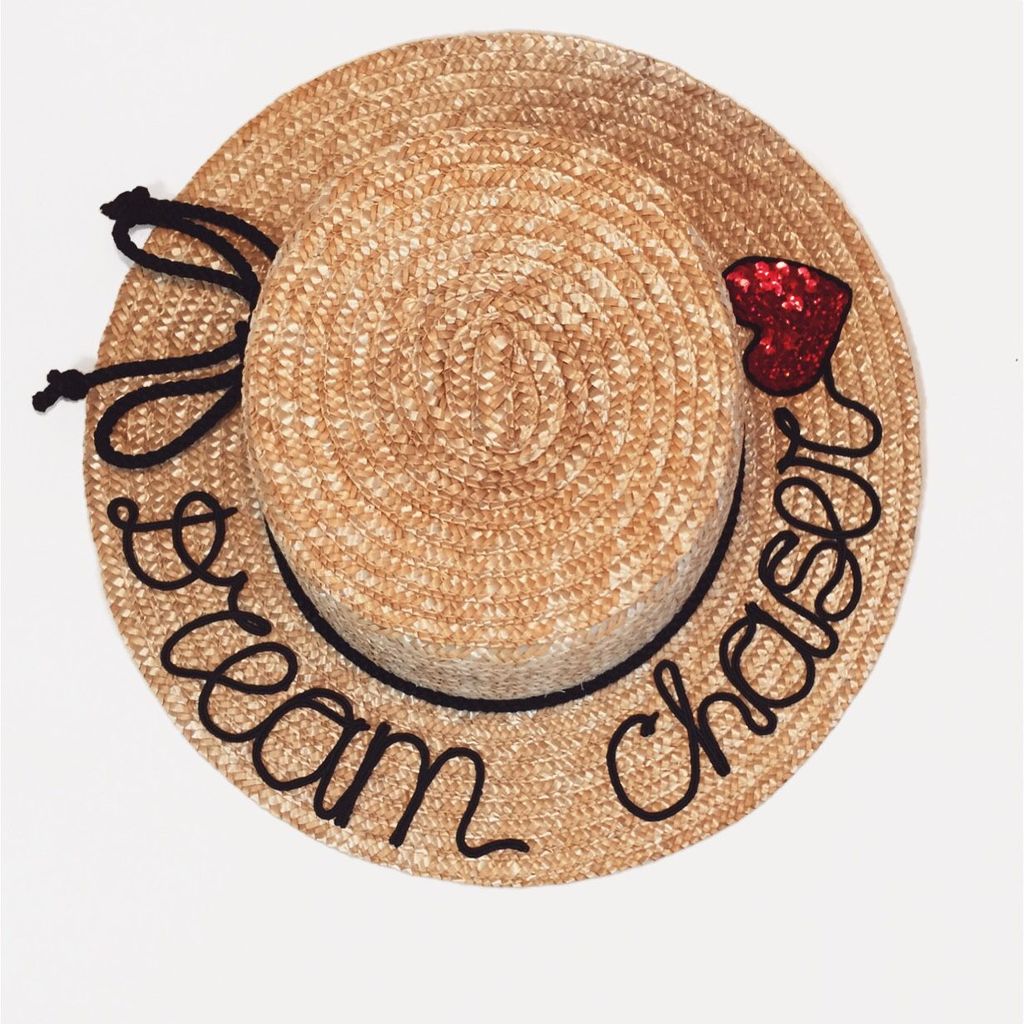 Канотье из соломы с ручной  вышивкой