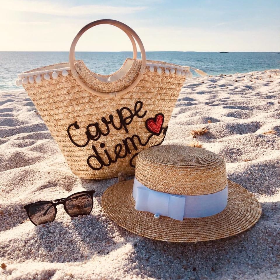 Сумка-корзинка из соломы с вышивкой