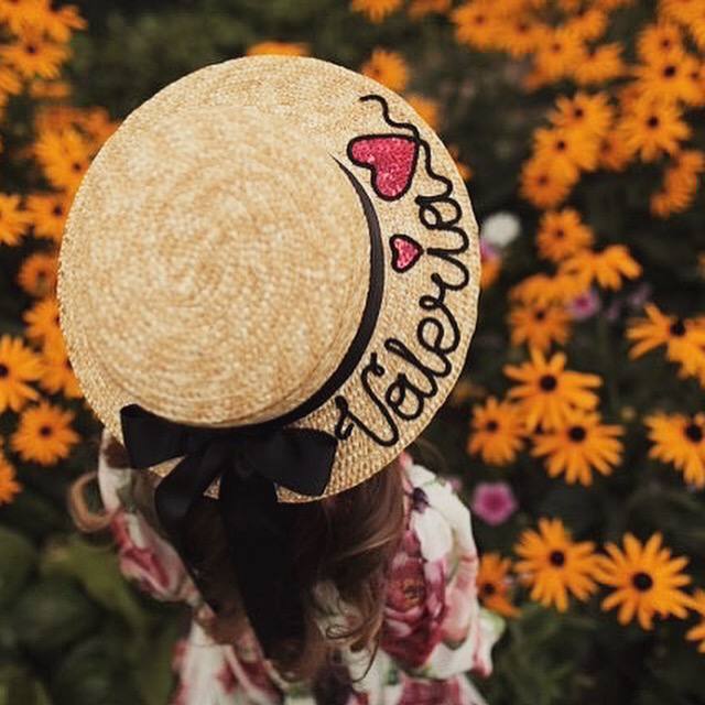 Шляпа канотье детское из соломы с ручной вышивкой персонализация, поля 8 см