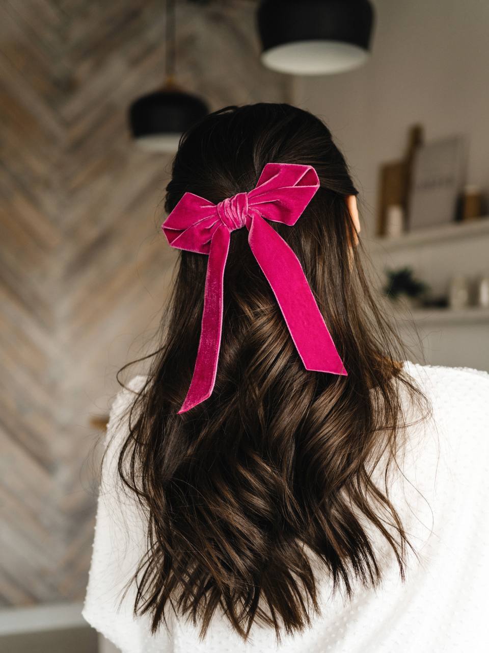 Заколка на бархатной основе ручной работы/фуксия