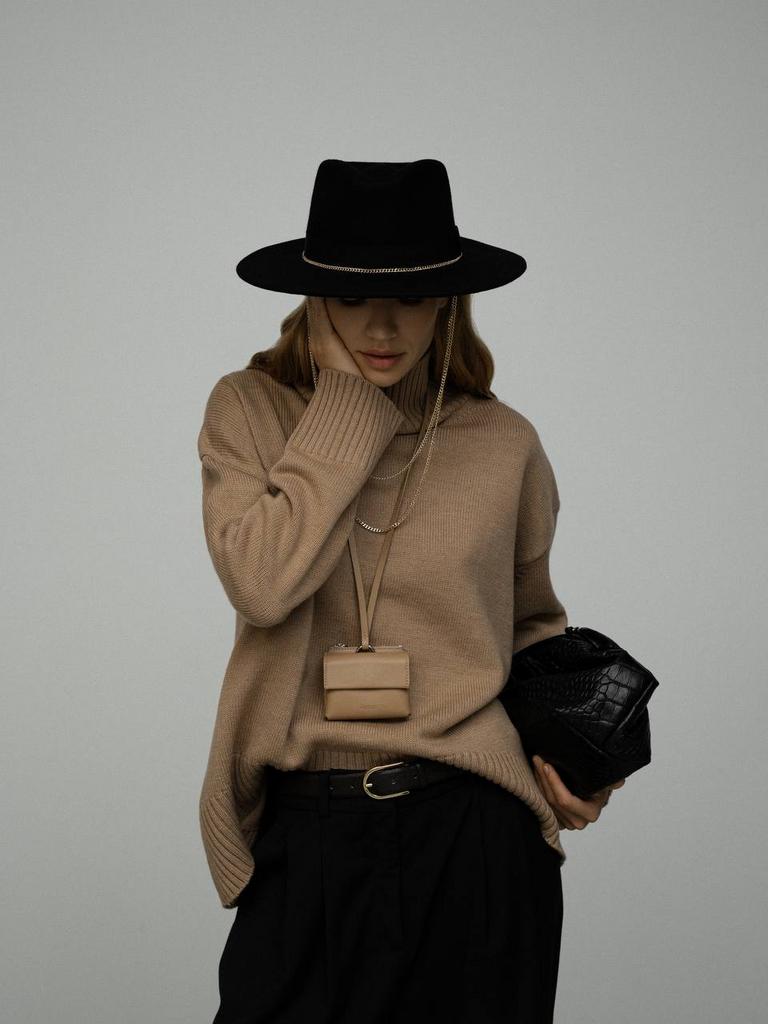 Федора FF03 широкополая с прямыми полями из фетра с цепочкой/черная