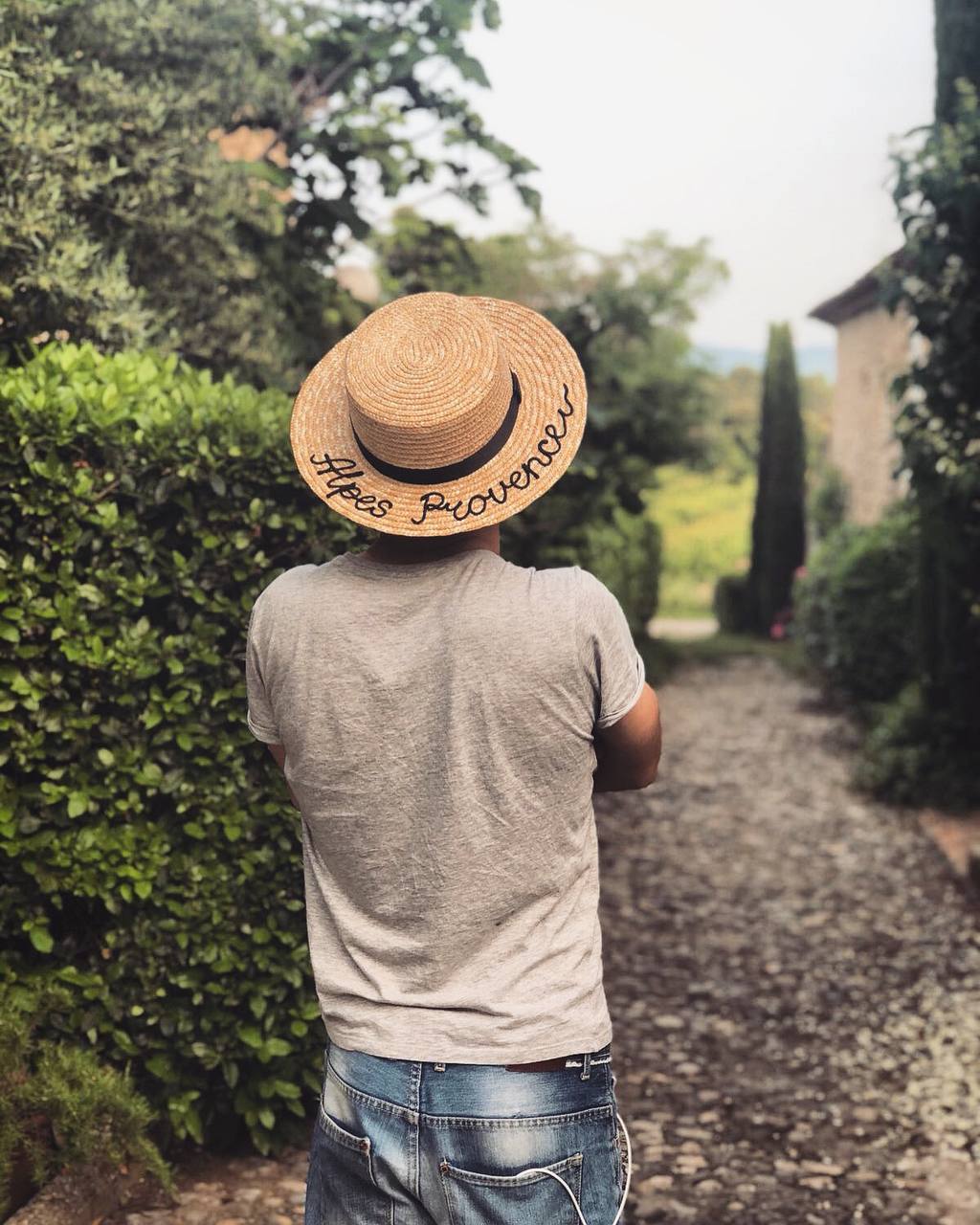 Шляпа канотье поля 8 см из соломы с ручной вышивкой персонализация